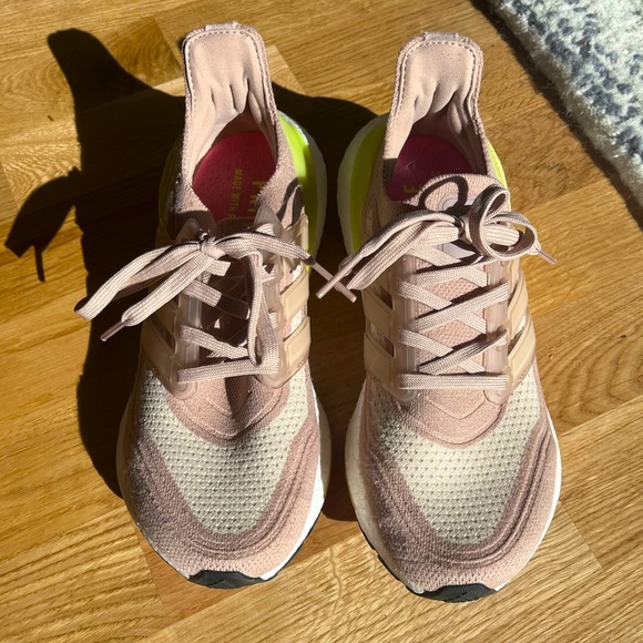 Nike Ultra Boost Running Show - size 6.5 - Picture 7 of 7